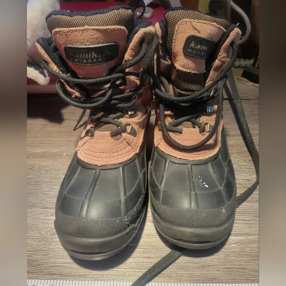 Kamik Womans Lace Up‎ Snow Boots Size 7